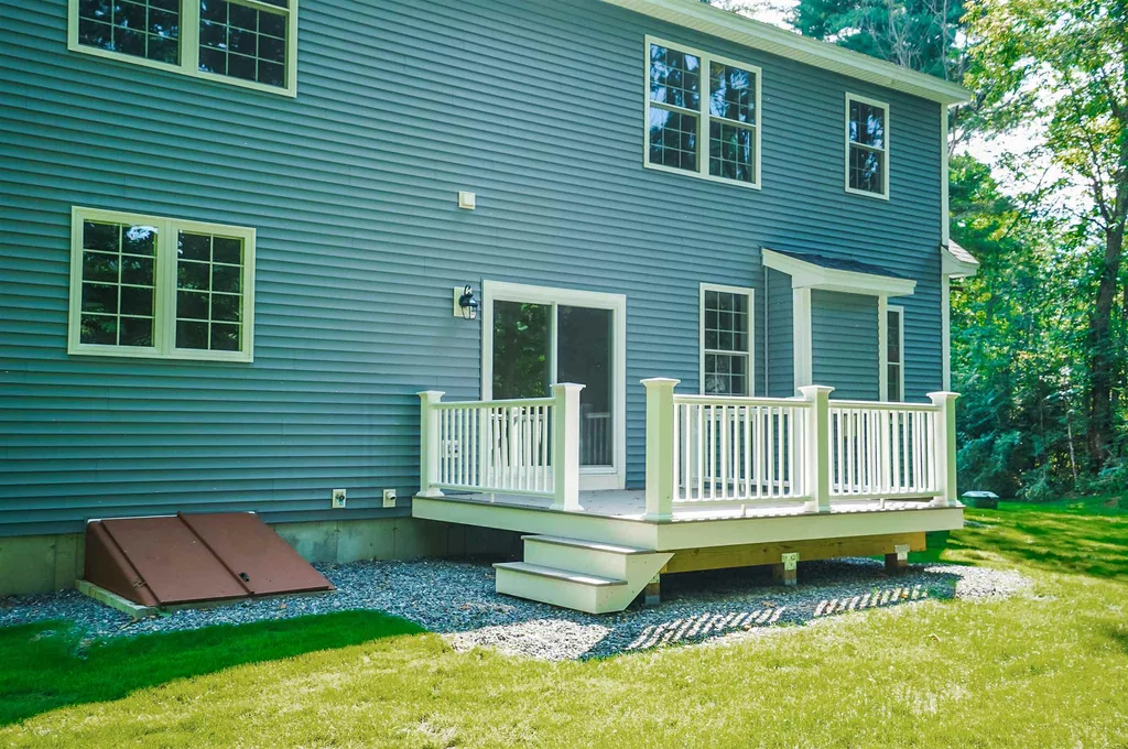 18 Garrison Lane Exeter NH 03833