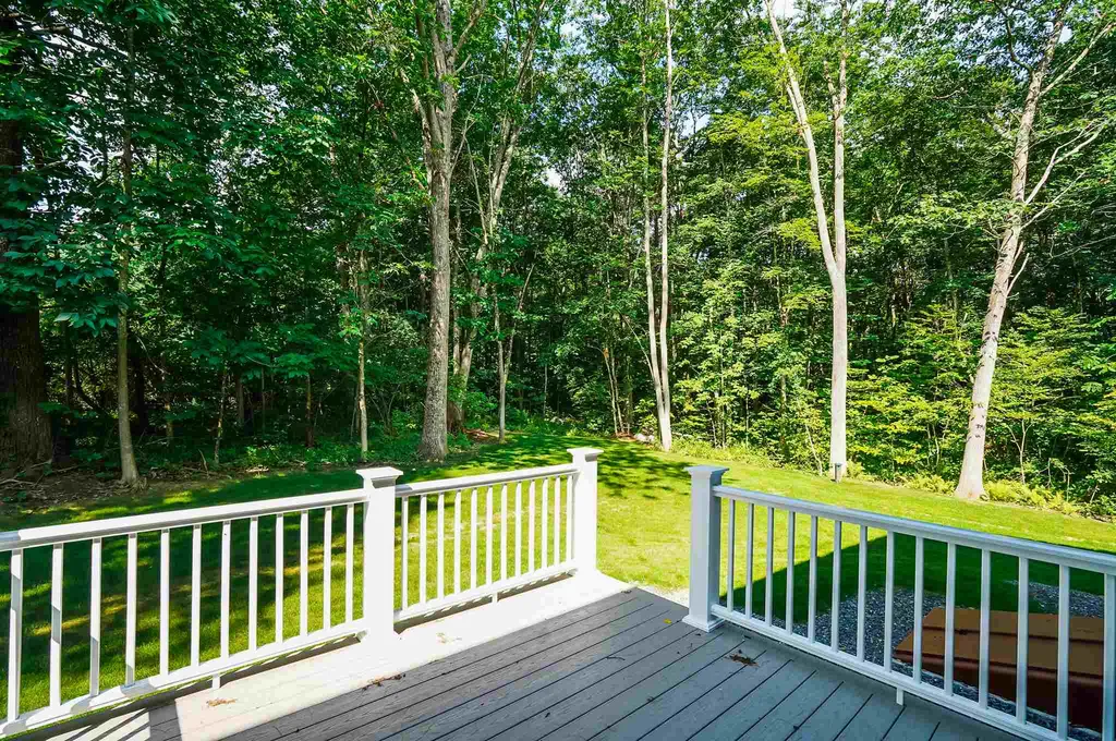 18 Garrison Lane Exeter NH 03833
