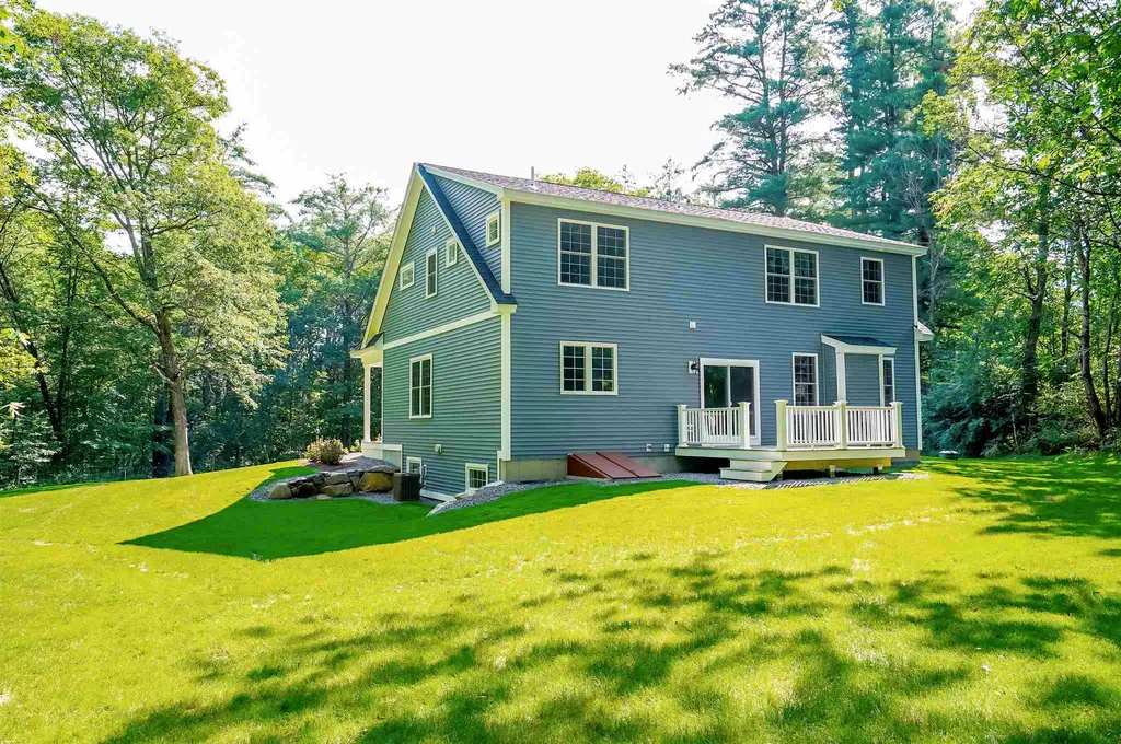 18 Garrison Lane Exeter NH 03833