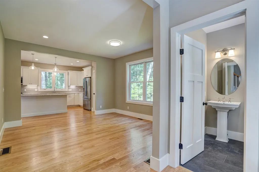 18 Garrison Lane Exeter NH 03833