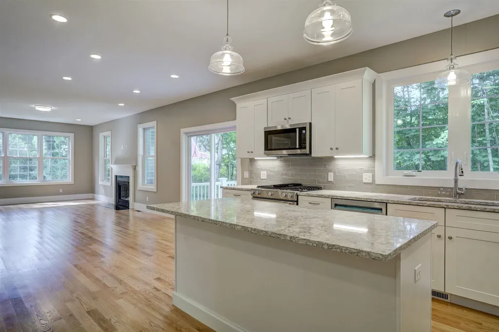 18 Garrison Lane Exeter NH 03833