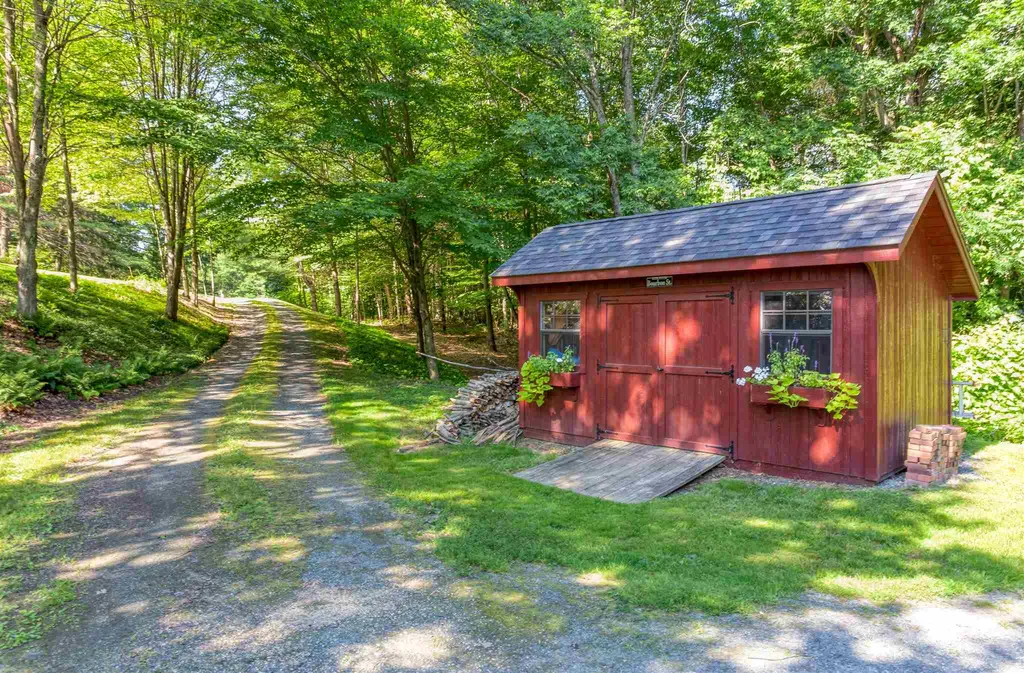 160 Jennifer Lane Hartford VT 05001