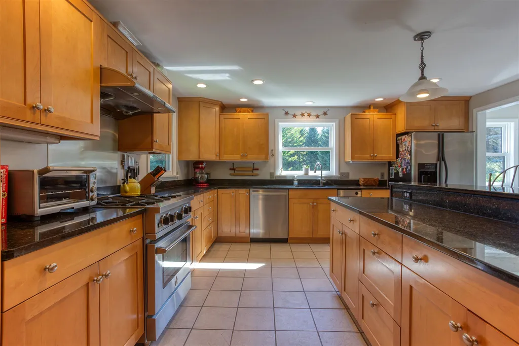 160 Jennifer Lane Hartford VT 05001
