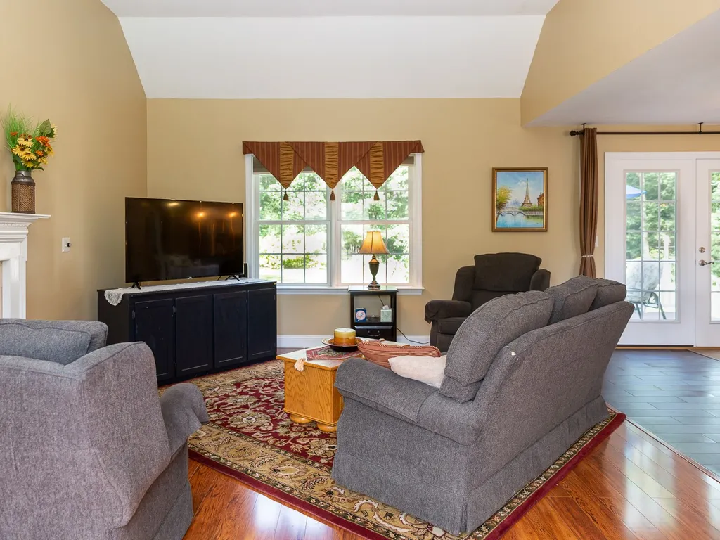 18 Hilton Drive Newmarket NH 03857
