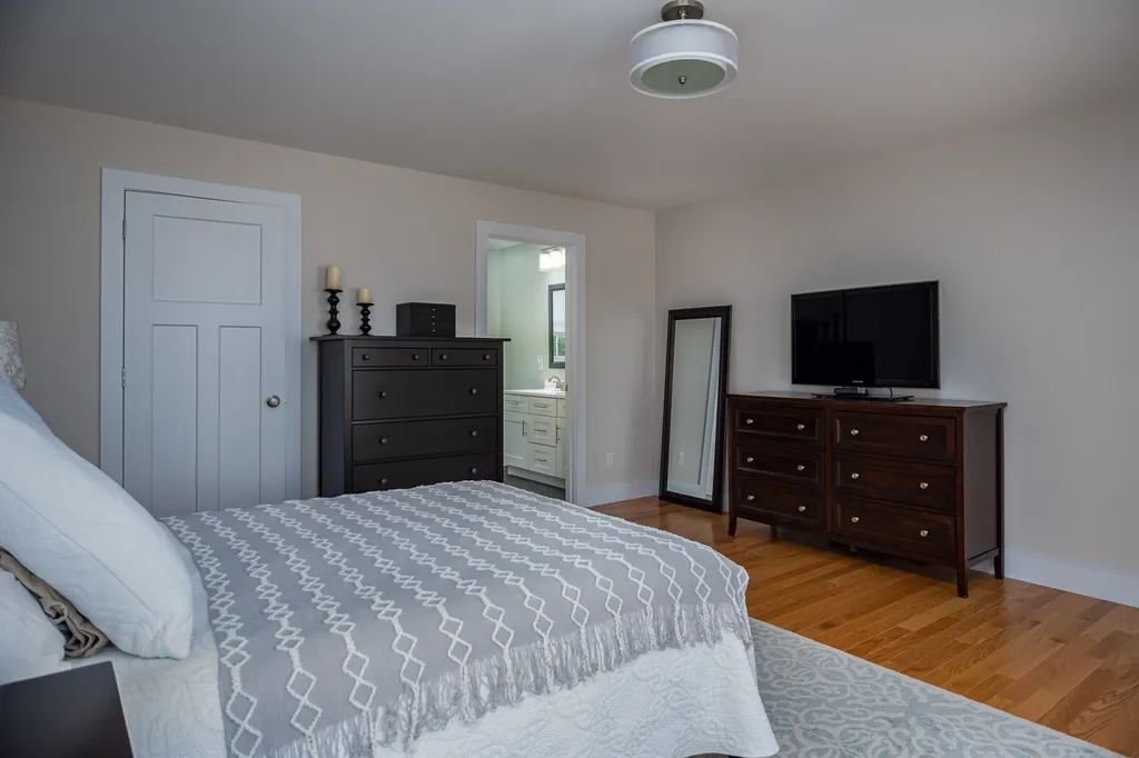 44 Maple Ridge Road Nottingham NH 03290