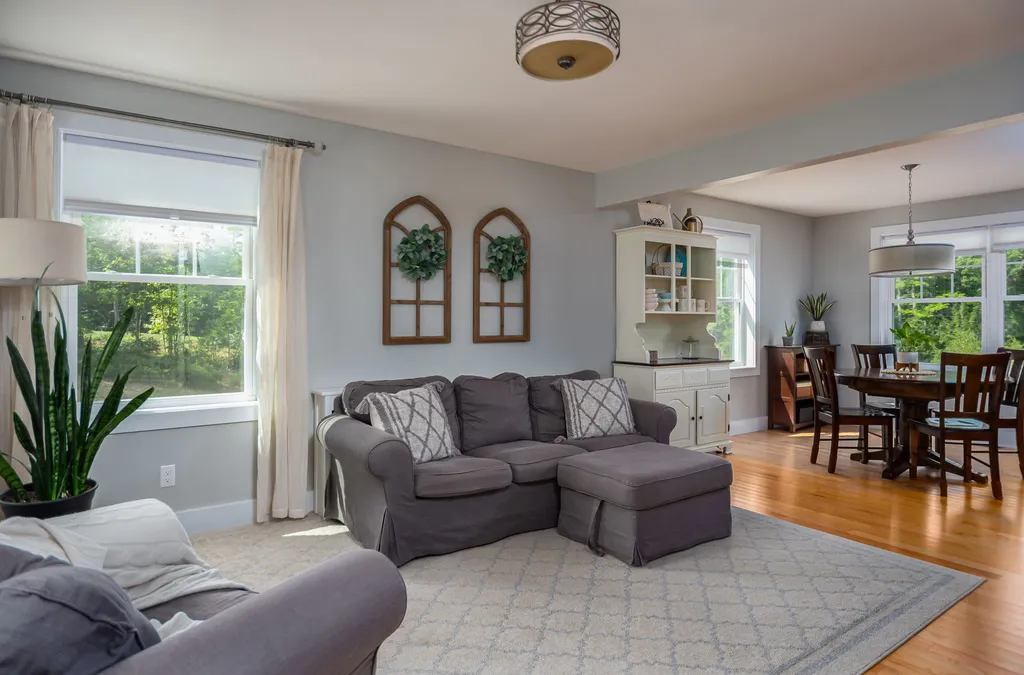 44 Maple Ridge Road Nottingham NH 03290