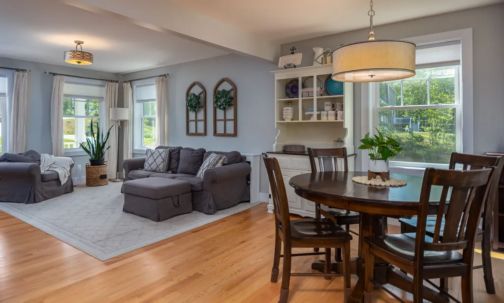44 Maple Ridge Road Nottingham NH 03290