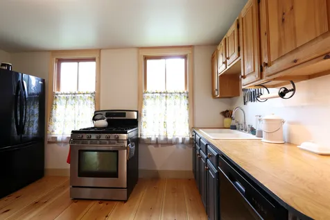127 Peacham Road Danville VT 05828