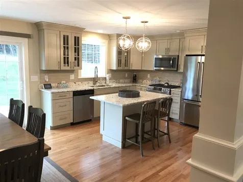 10 Winnicut Road North Hampton NH 03862