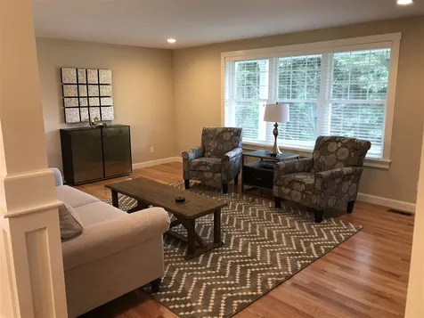 10 Winnicut Road North Hampton NH 03862