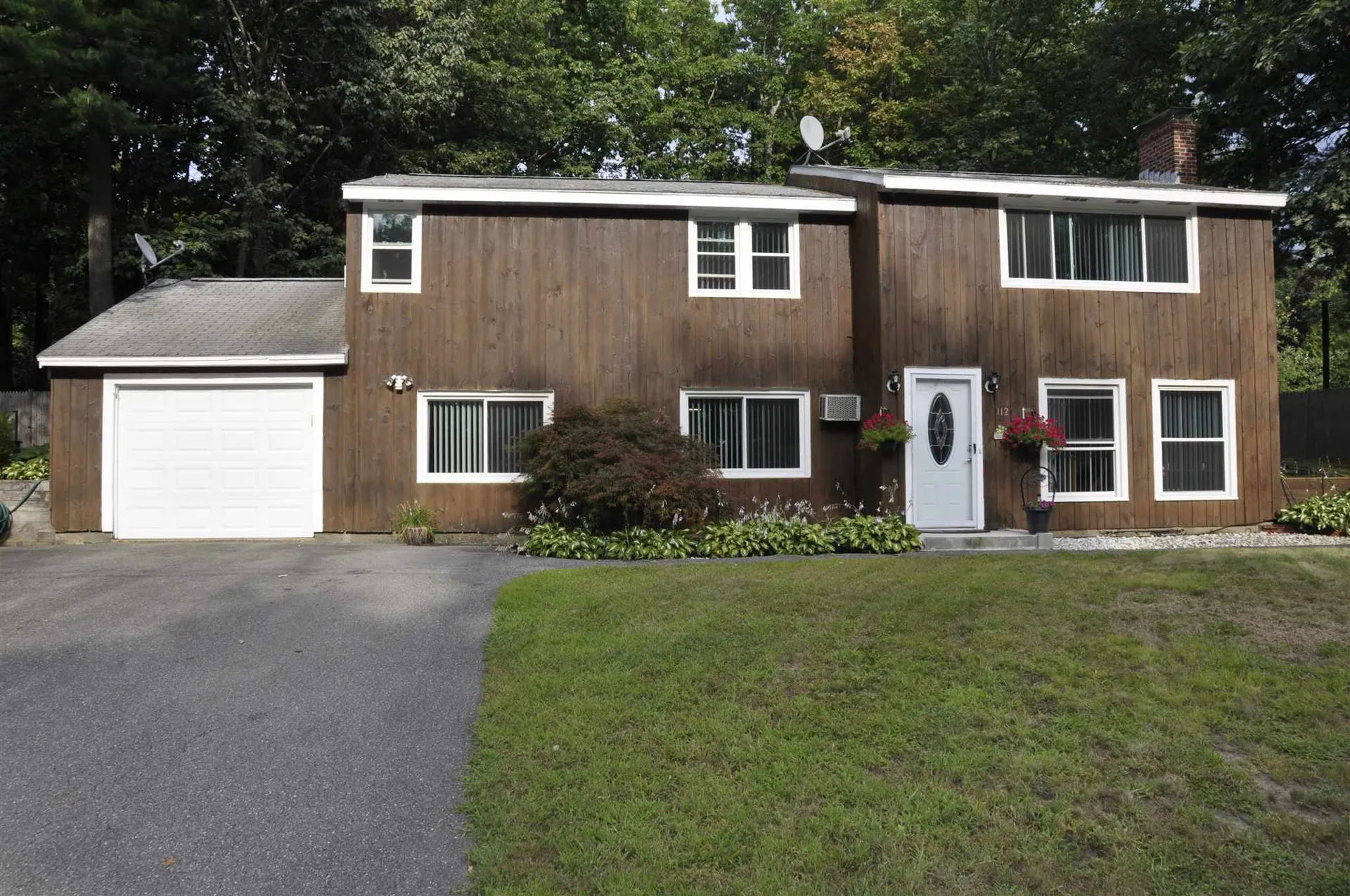 112 Peele Road Nashua NH 03062