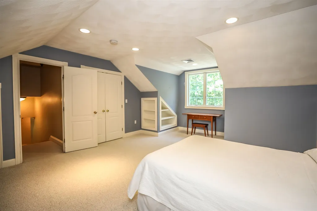15 Floral Street Windham NH 03087