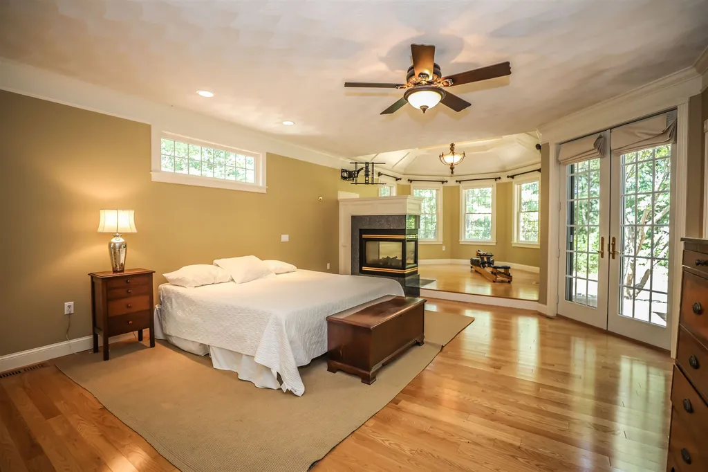 15 Floral Street Windham NH 03087