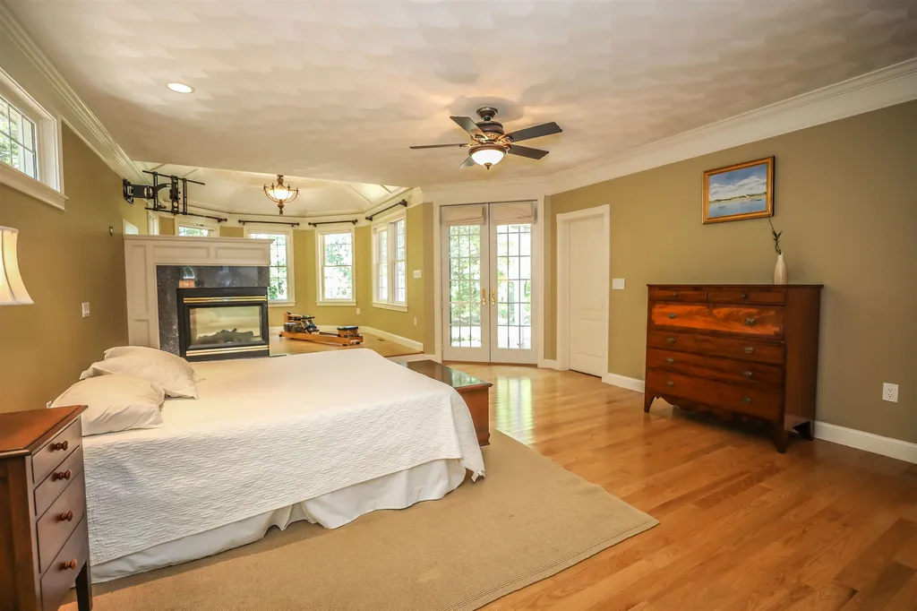 15 Floral Street Windham NH 03087