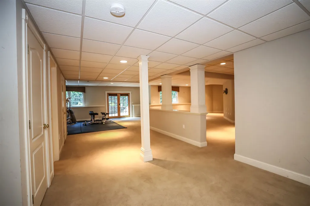 15 Floral Street Windham NH 03087