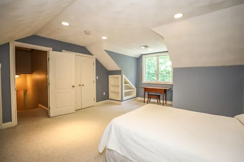 15 Floral Street Windham NH 03087