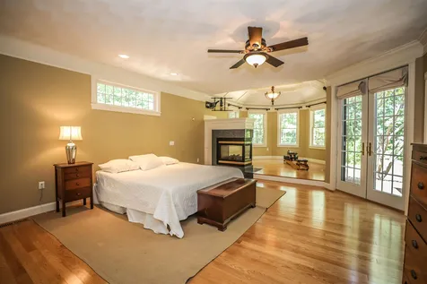 15 Floral Street Windham NH 03087