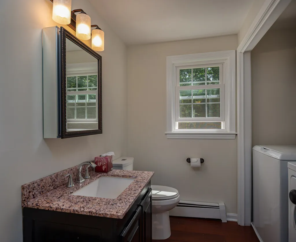 21 Ballard Road Derry NH 03038