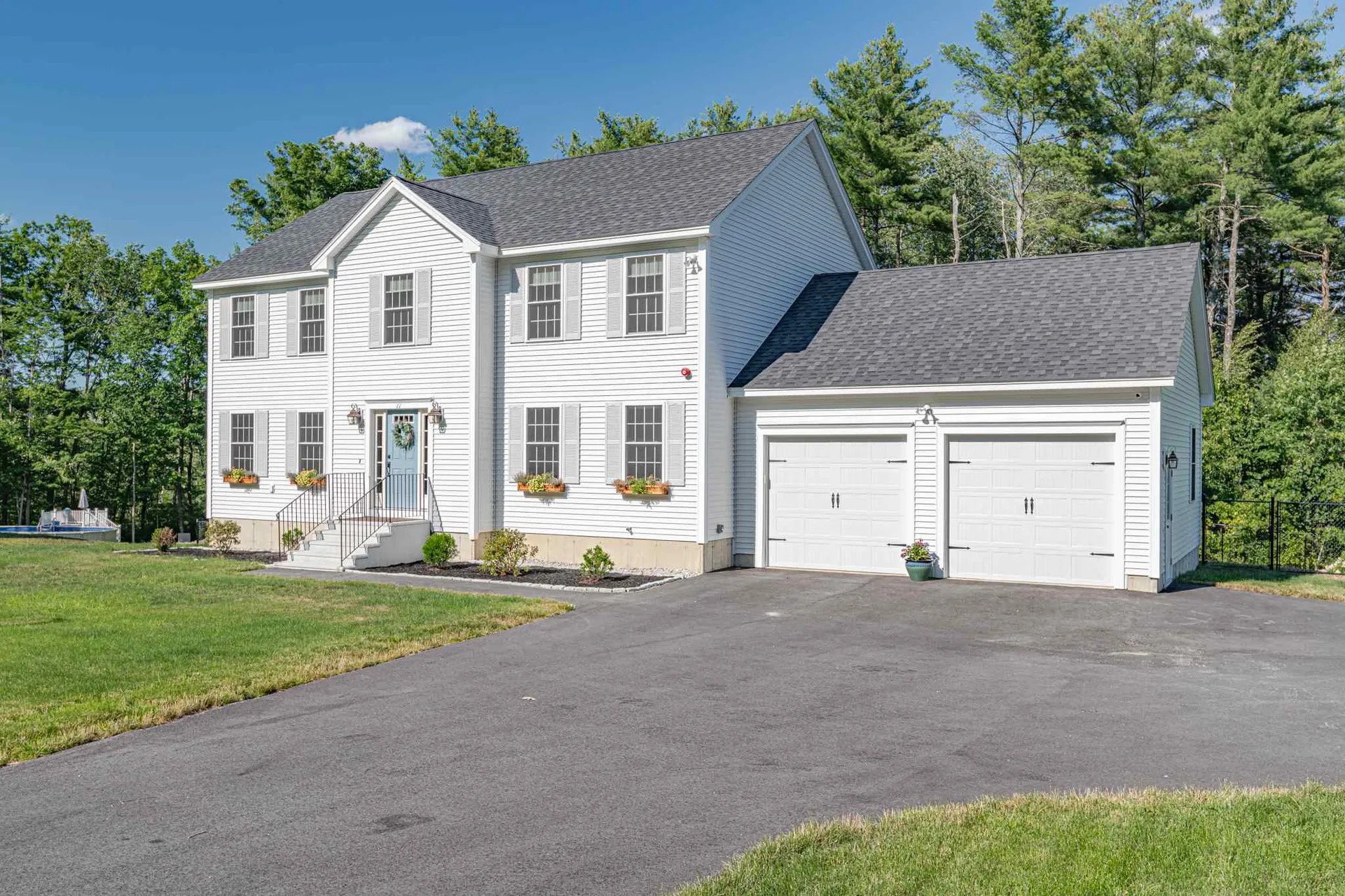 11 Stark Road Derry NH 03038