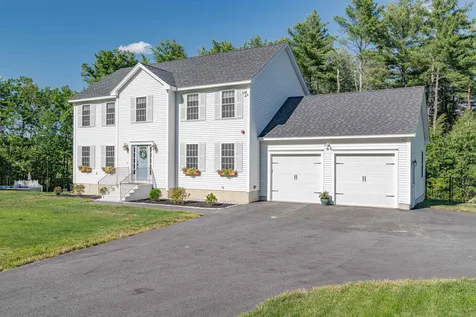11 Stark Road Derry NH 03038