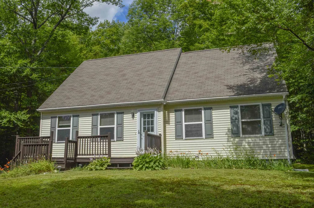 648 Tigola Trail Stoddard NH 03464