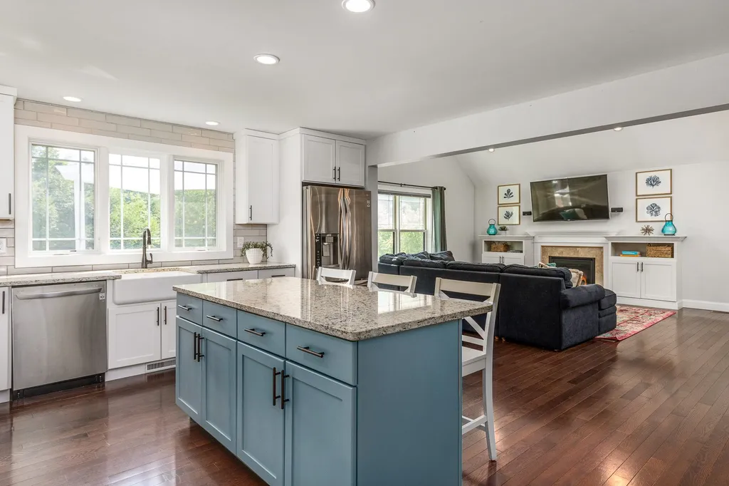 79 Apple Way Epping NH 03042