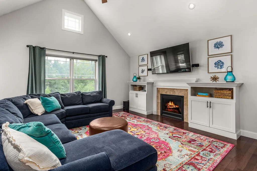79 Apple Way Epping NH 03042