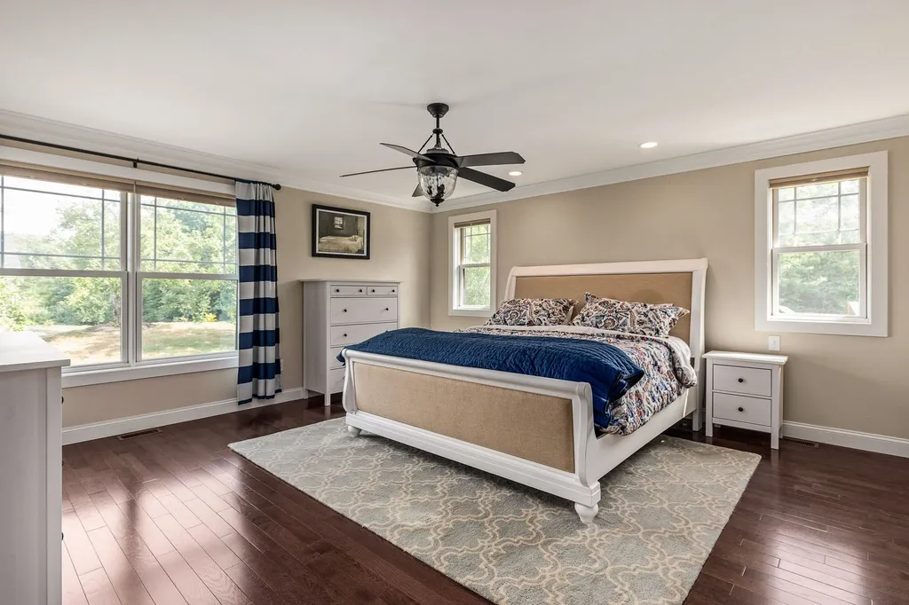 79 Apple Way Epping NH 03042