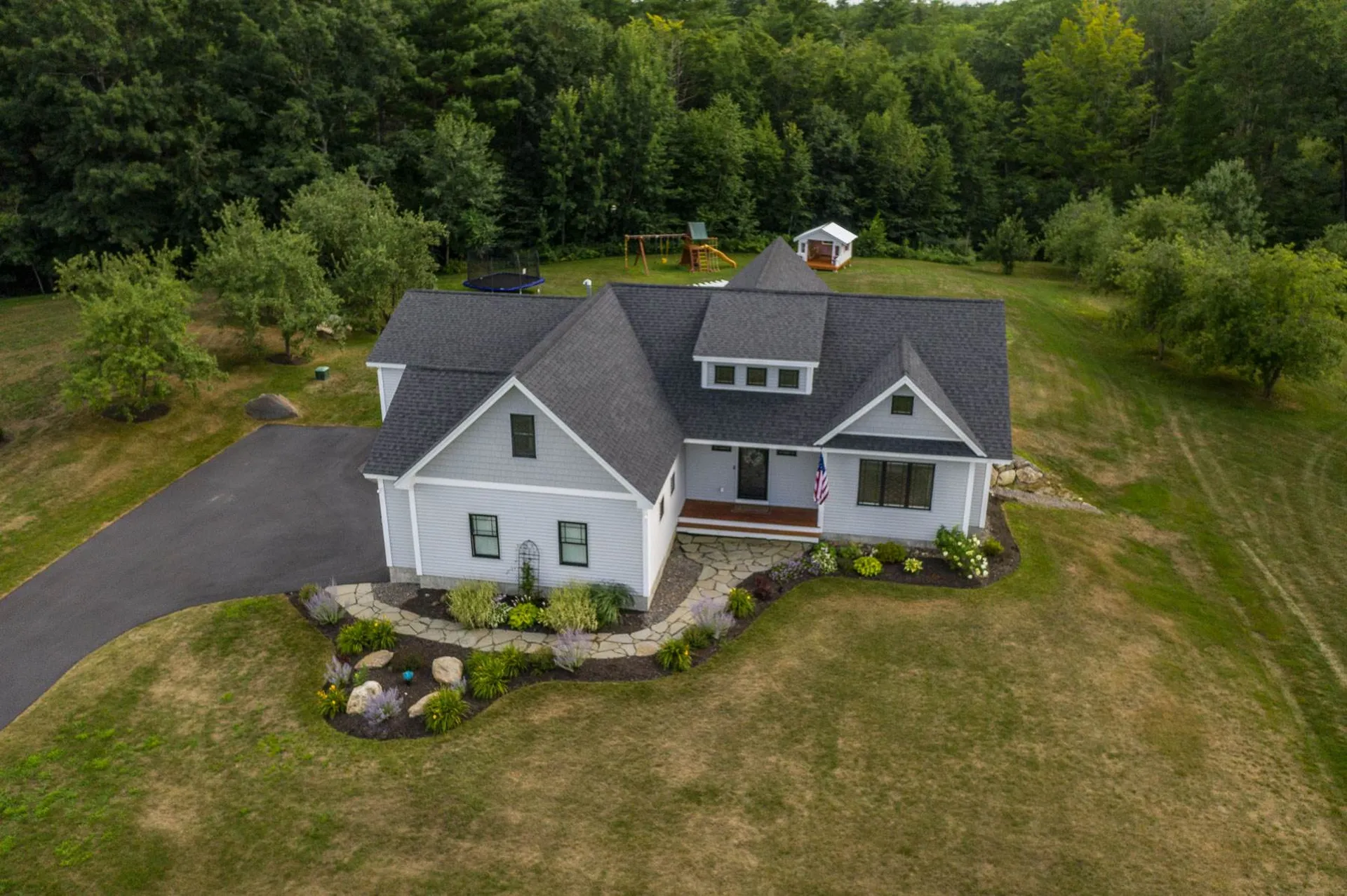 79 Apple Way Epping NH 03042