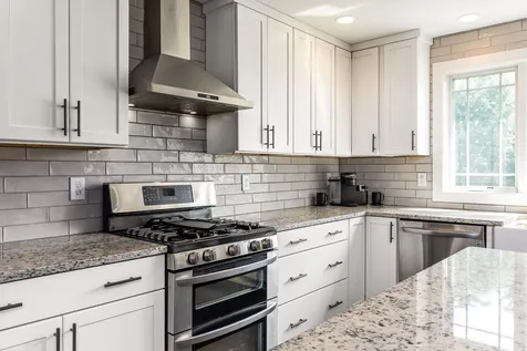 79 Apple Way Epping NH 03042