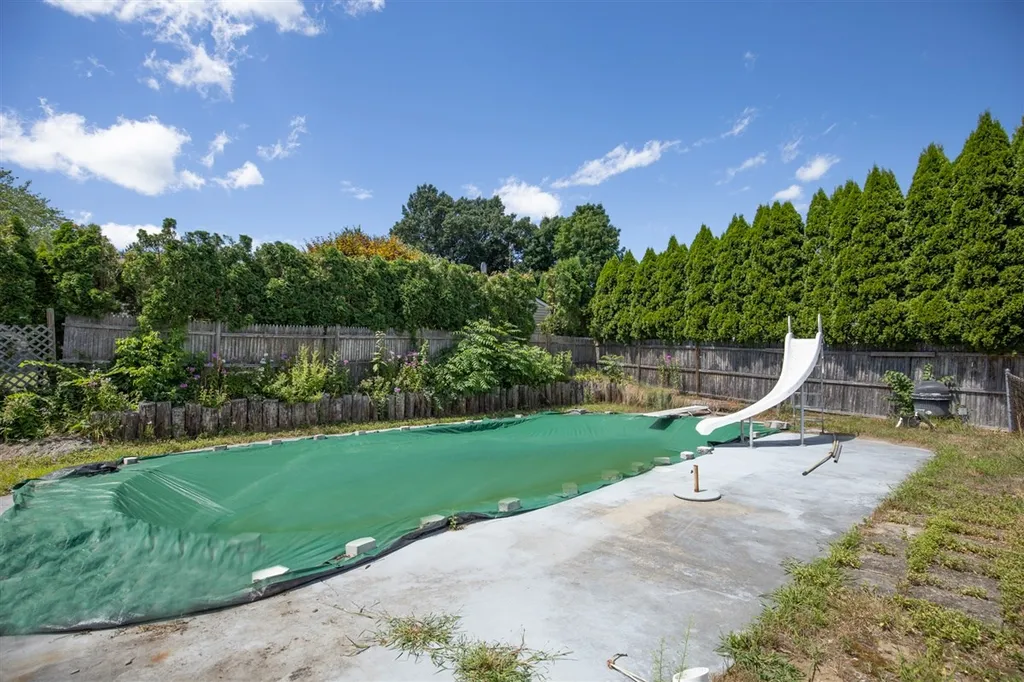 12 Bulova Drive Nashua NH 03060