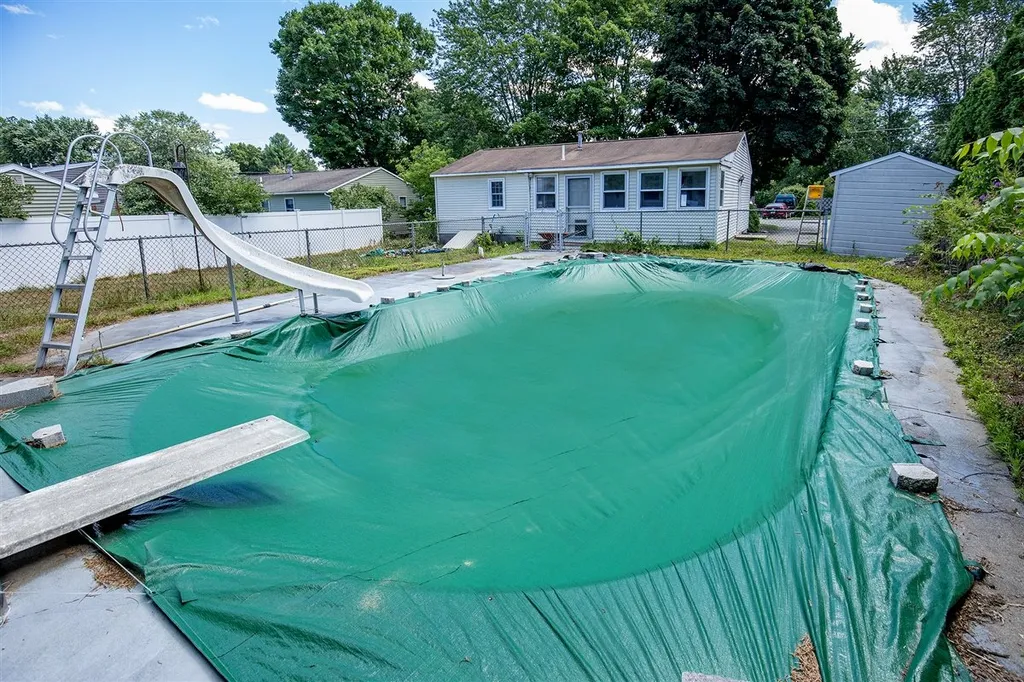 12 Bulova Drive Nashua NH 03060