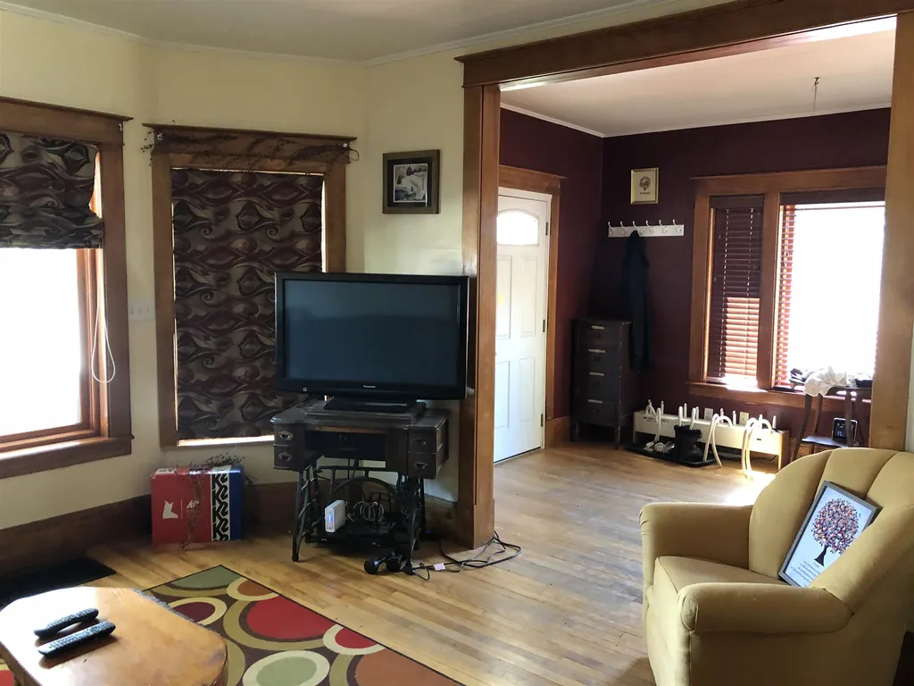 59 Oak Street Newport City VT 05855