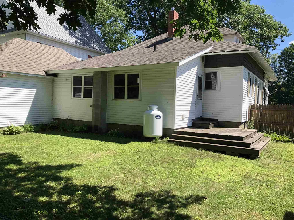 59 Oak Street Newport City VT 05855