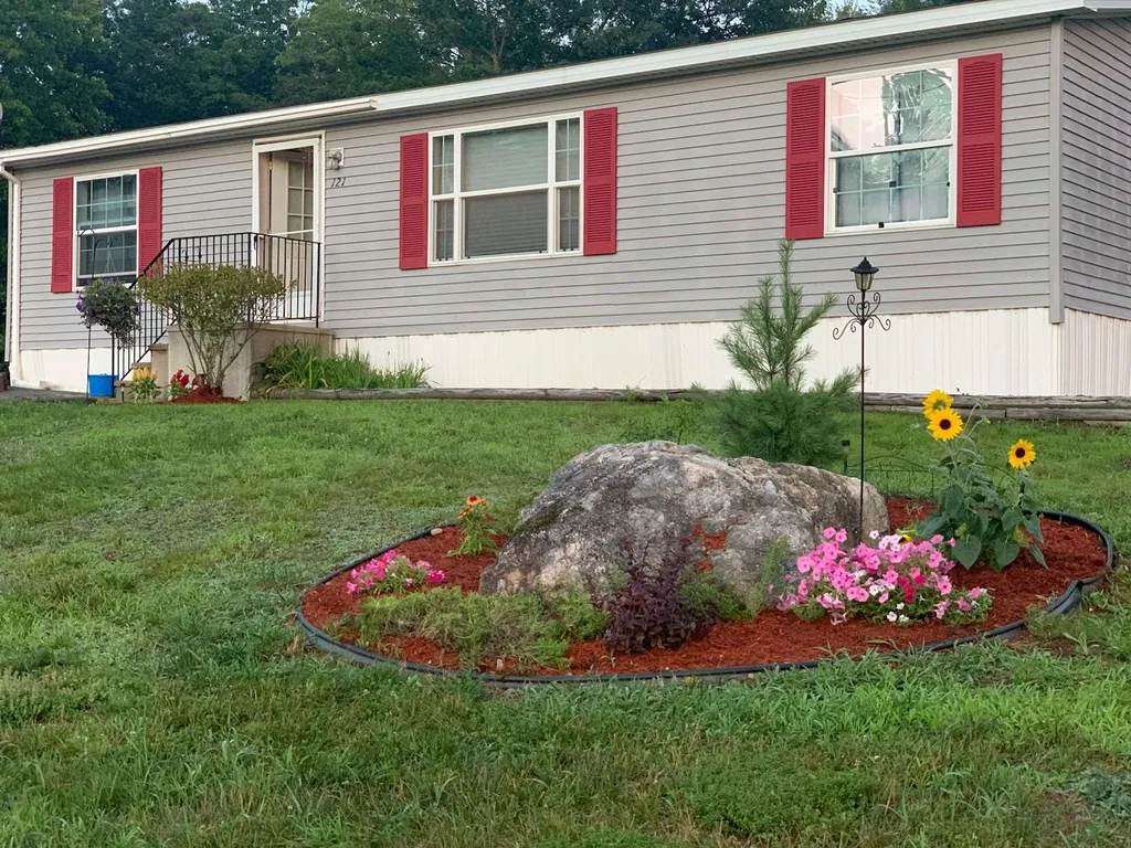 121 Spruce Drive Farmington NH 03835