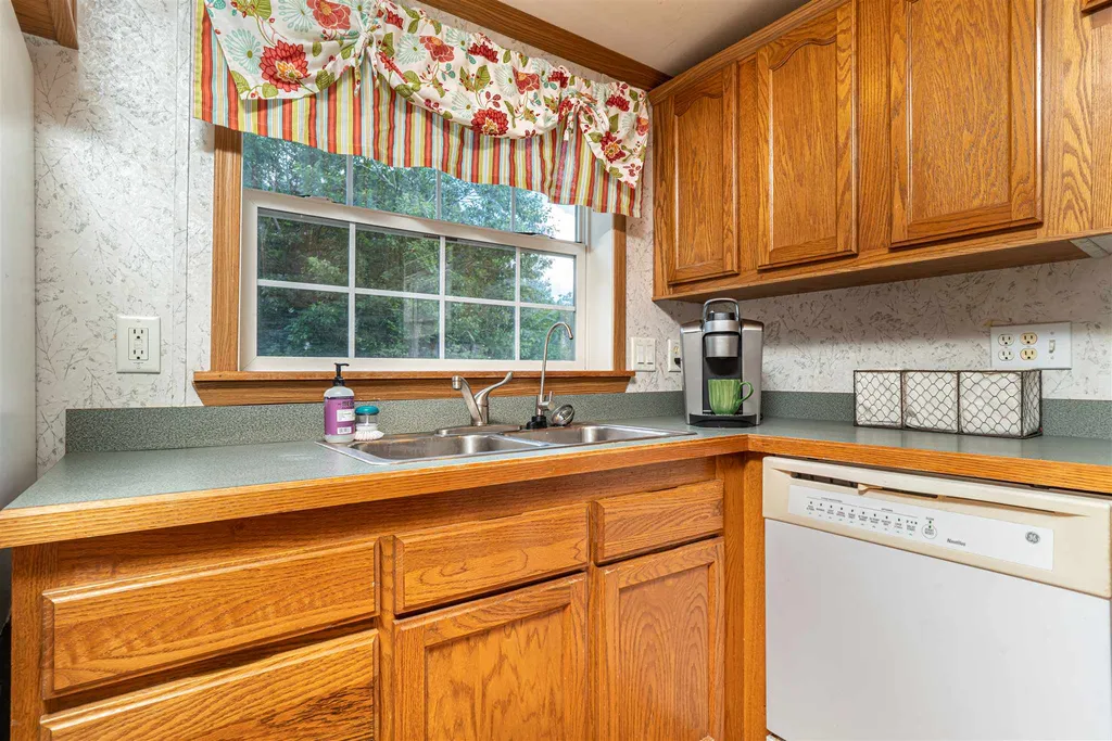 121 Spruce Drive Farmington NH 03835