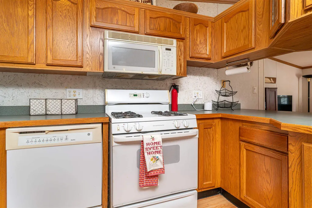 121 Spruce Drive Farmington NH 03835