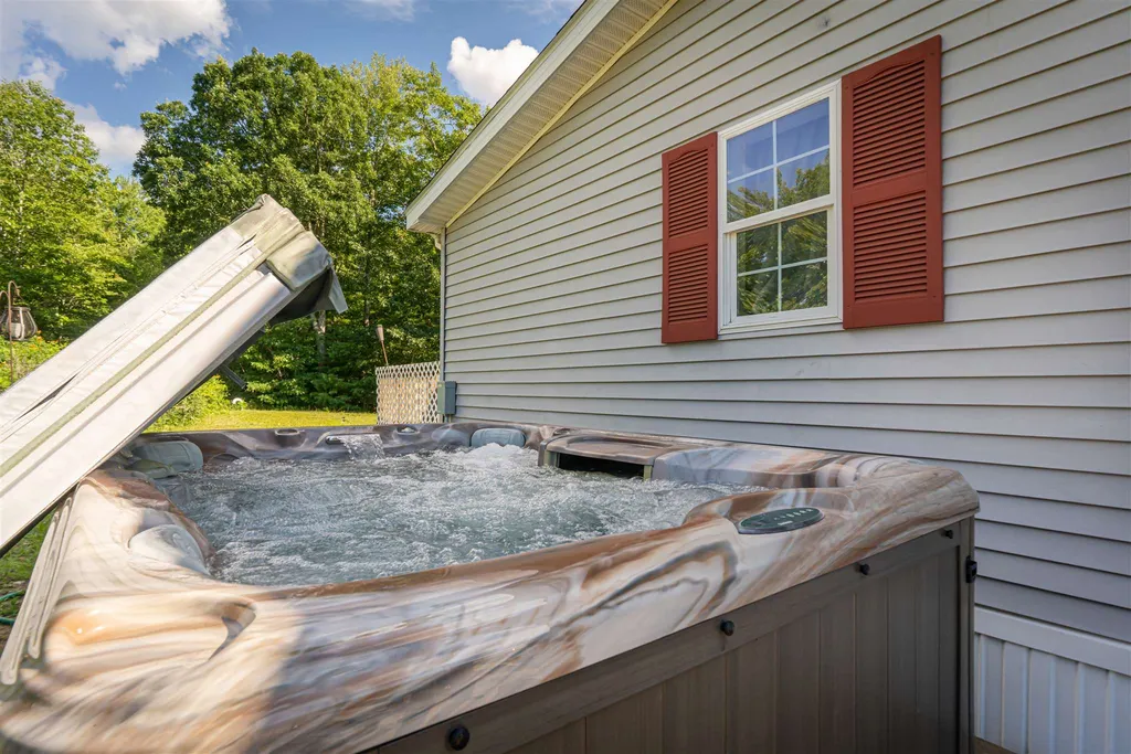 121 Spruce Drive Farmington NH 03835