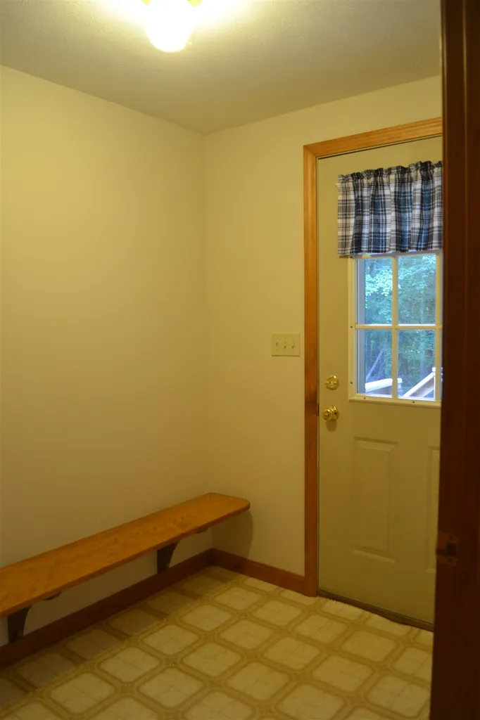 27 Moulton Drive Londonderry NH 03053