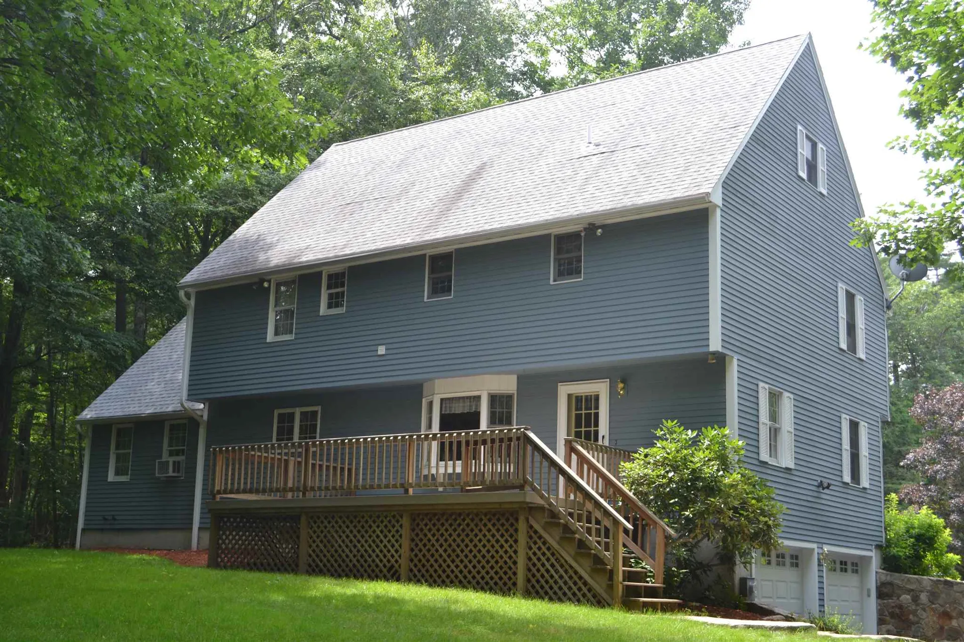 27 Moulton Drive Londonderry NH 03053