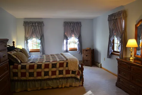 27 Moulton Drive Londonderry NH 03053