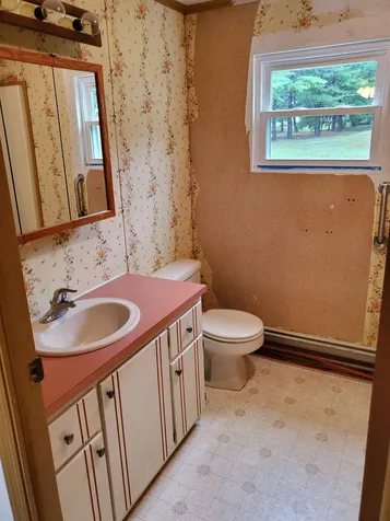 7 Bahl Street Nashua NH 03063-1536