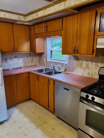 7 Bahl Street Nashua NH 03063-1536