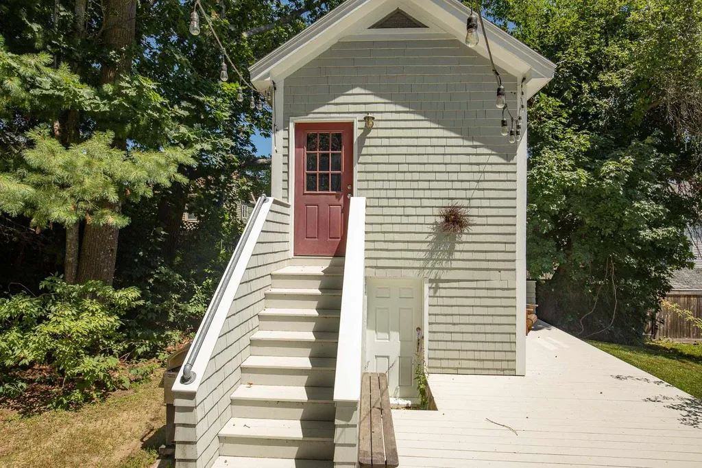 2 Sylvester Street Portsmouth NH 03801