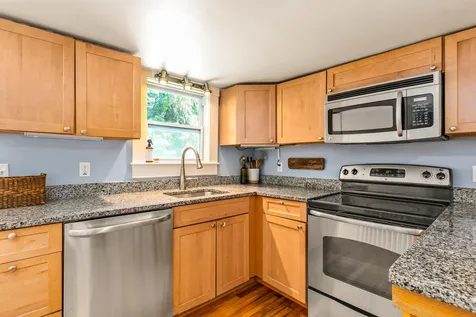 2 Sylvester Street Portsmouth NH 03801