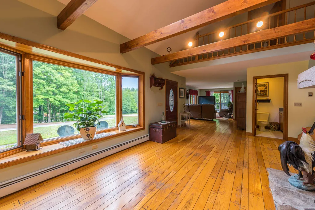 53 Pinnacle Road Wilmot NH 03287