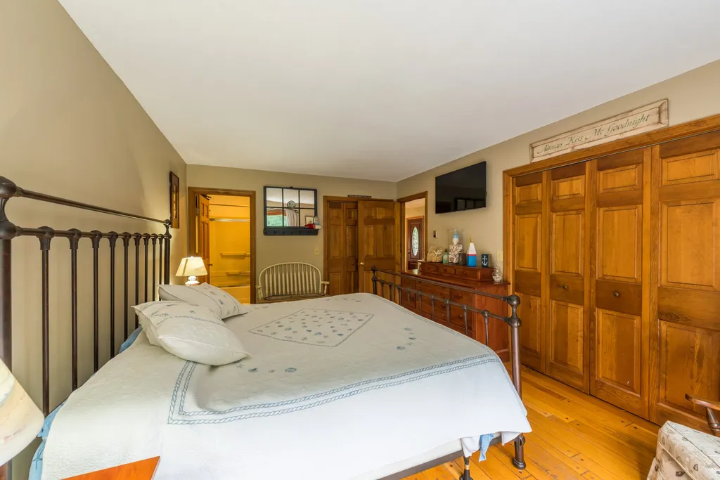 53 Pinnacle Road Wilmot NH 03287