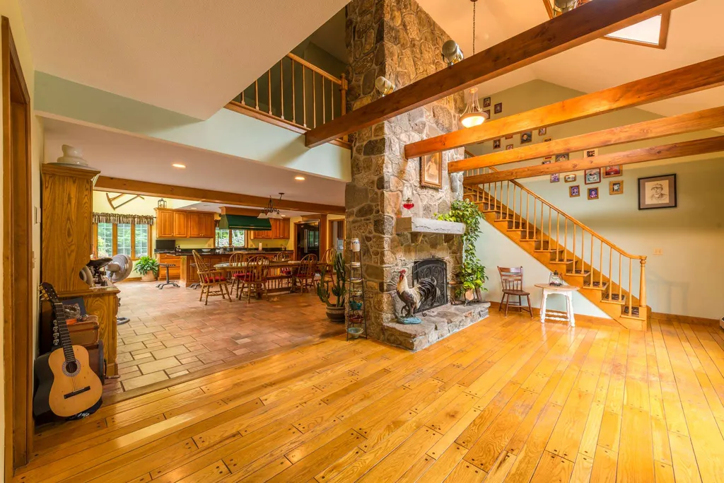 53 Pinnacle Road Wilmot NH 03287