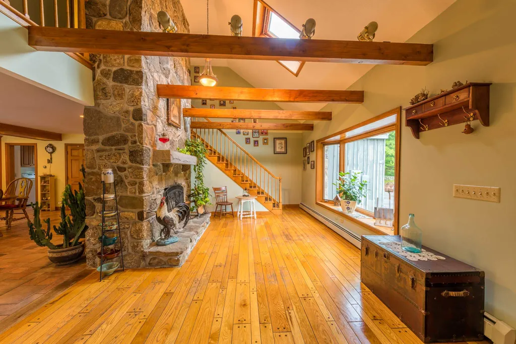 53 Pinnacle Road Wilmot NH 03287