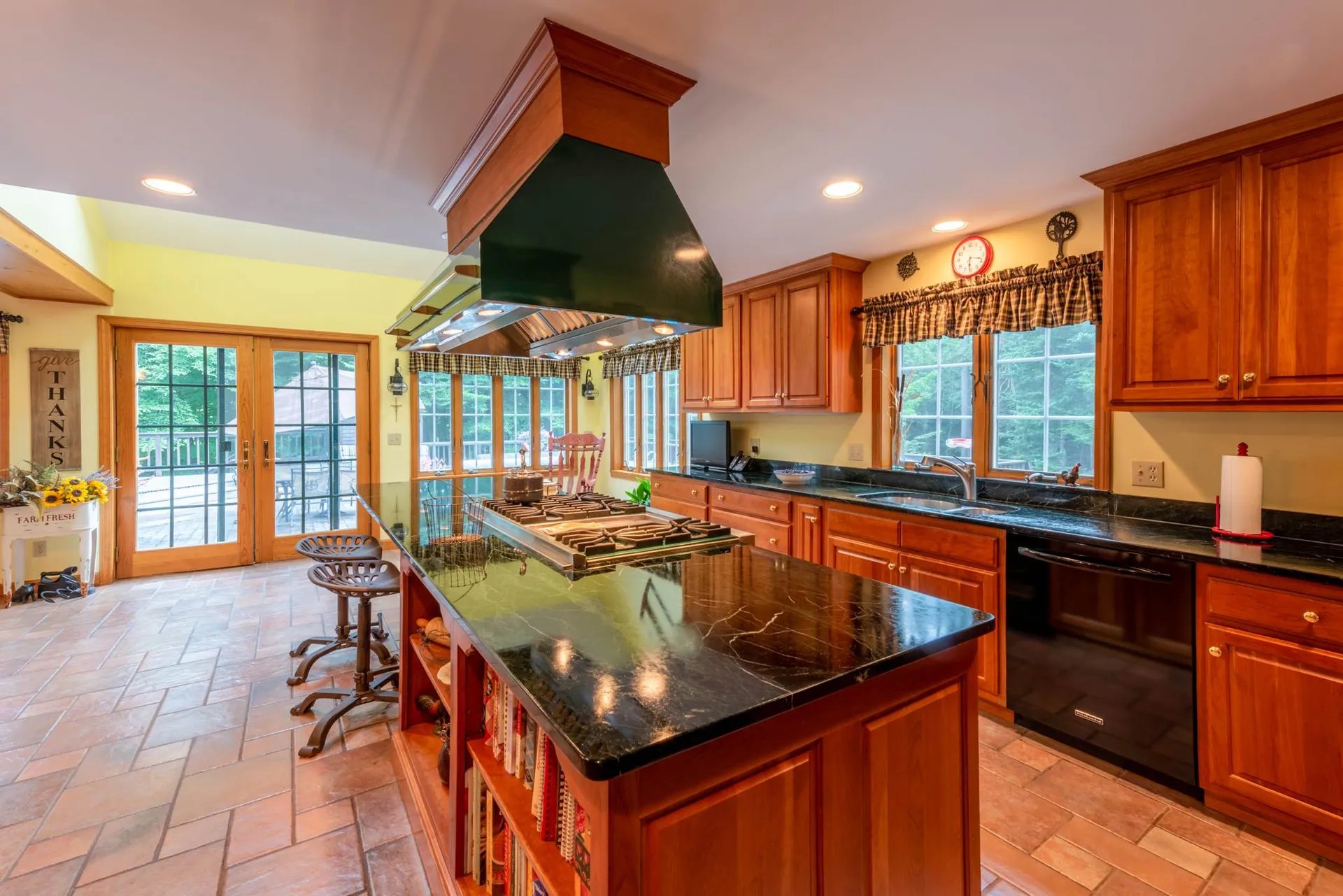 53 Pinnacle Road Wilmot NH 03287